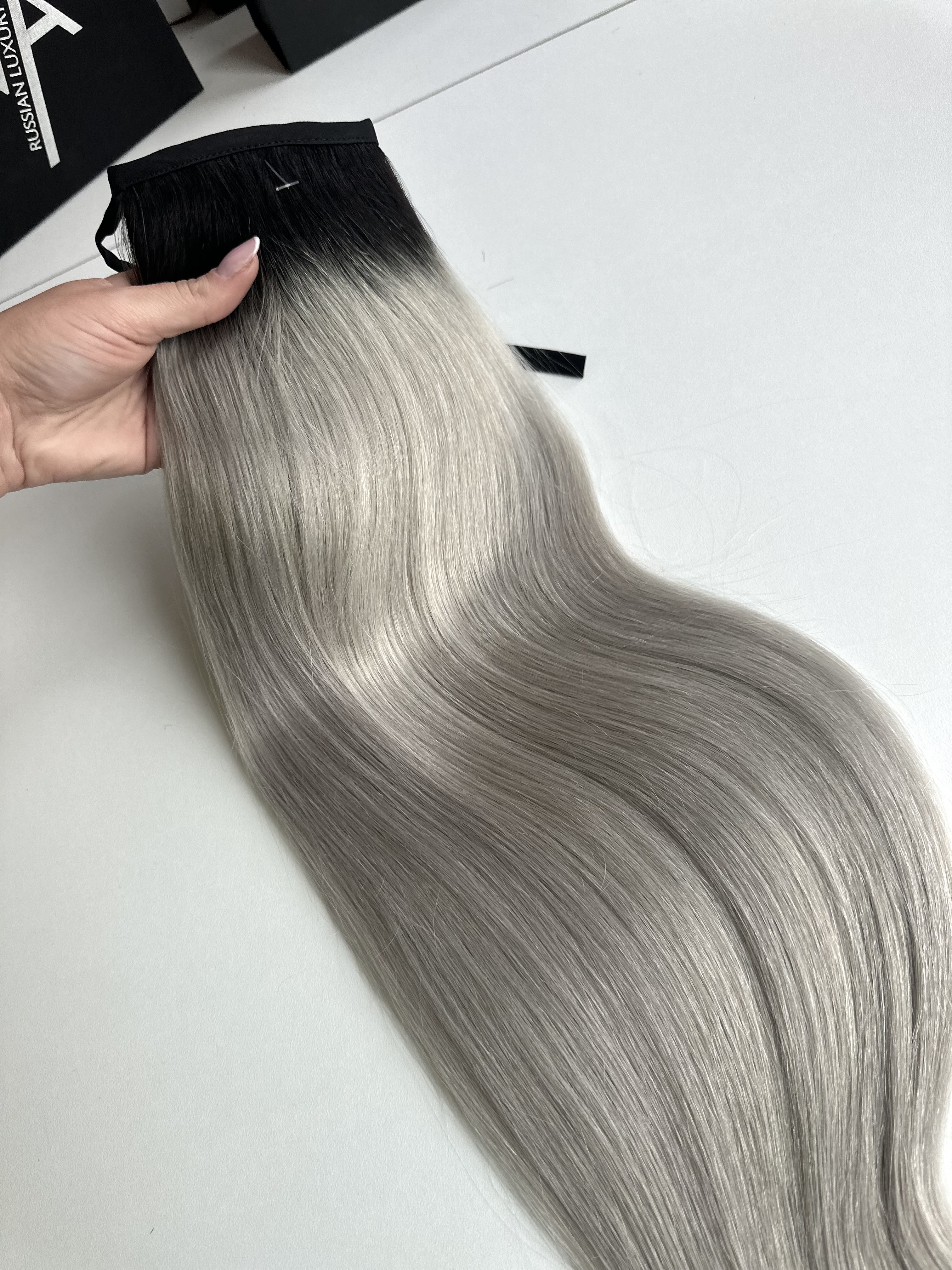 Coada de Par Oskar Ombre #1B/Light Grey - Extensii de par București